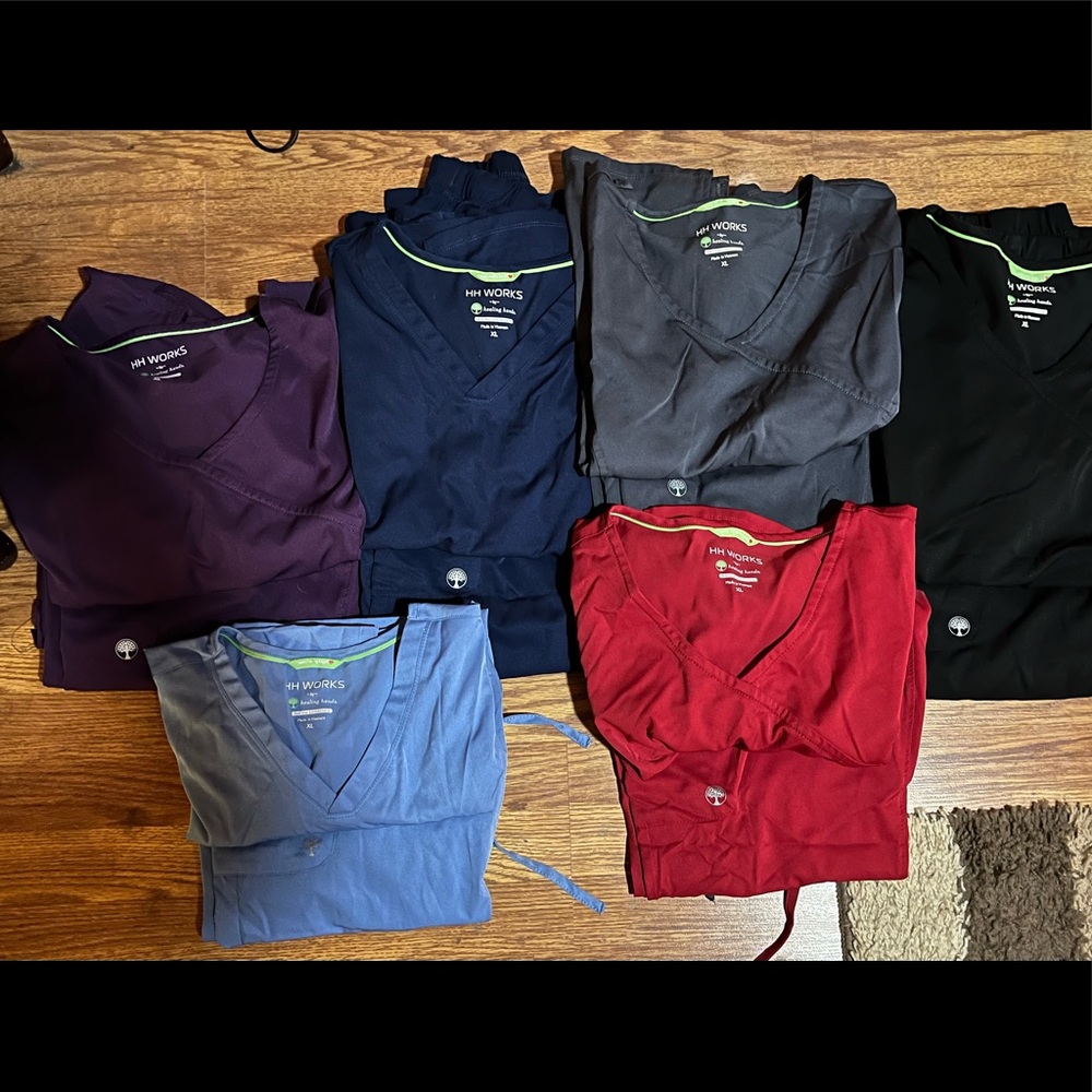 Bundle of scrubs. Like new, healing hands brand.